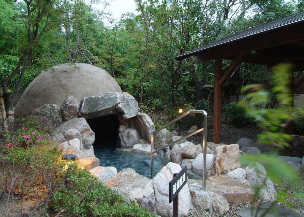 Route Inn Grantia Fukuoka Miyawaka - Wakita Onsen Kültér fotó