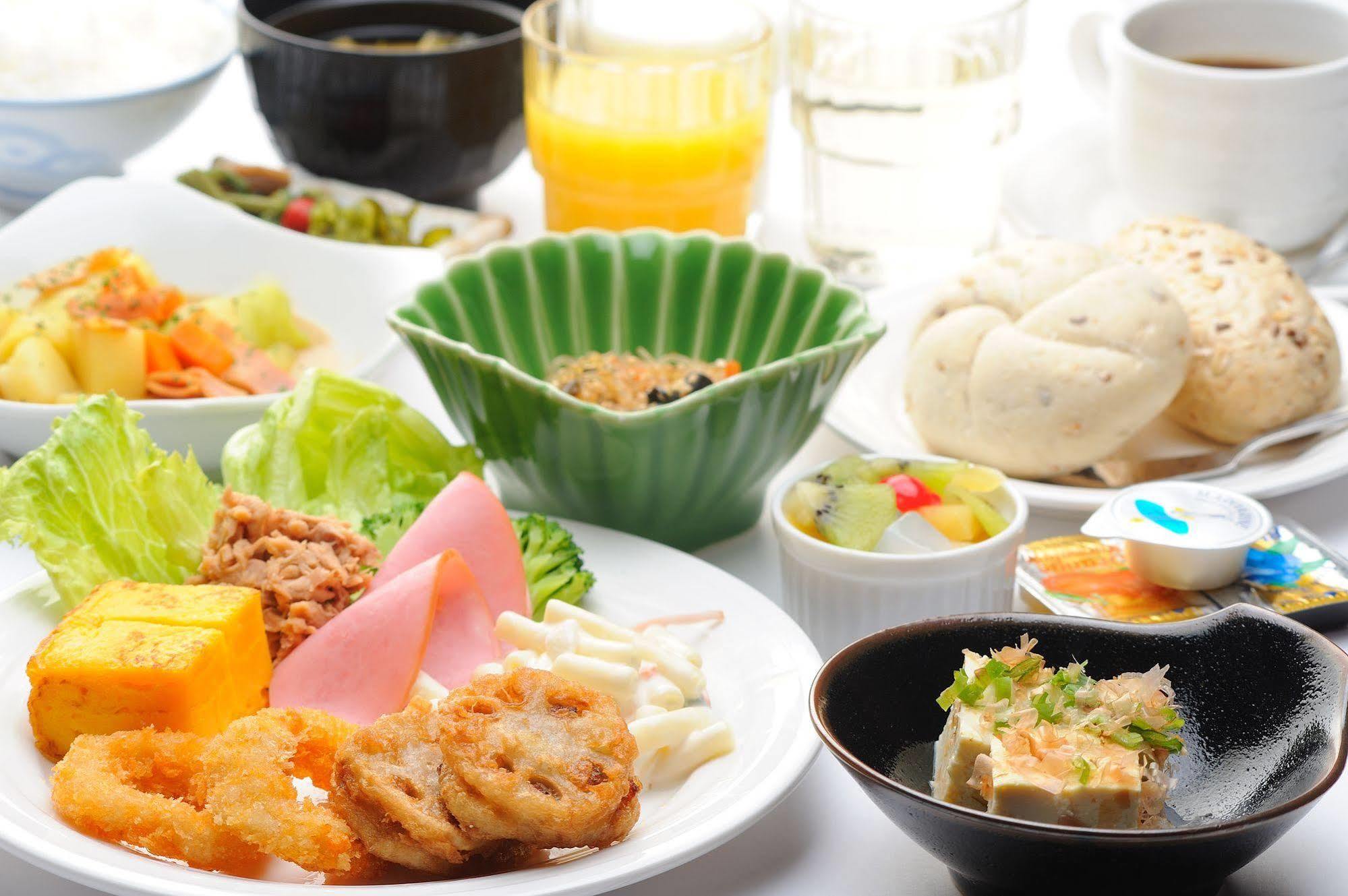 Route Inn Grantia Fukuoka Miyawaka - Wakita Onsen Kültér fotó